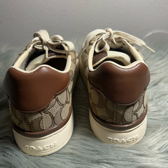 Coach Clip Low Top Sneaker KHAKI/SADDLE
Size 7.5B - Picture 10 of 11